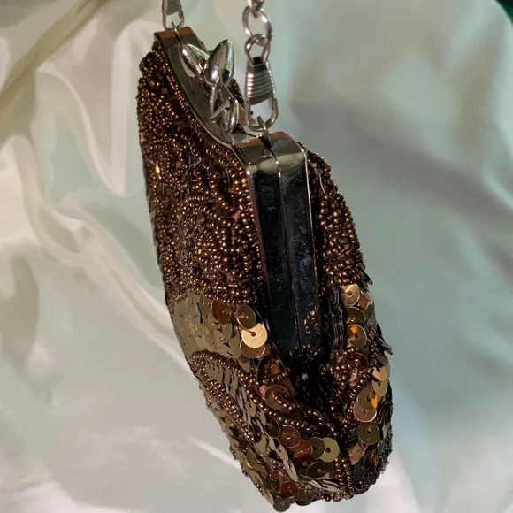 Convertible brown sequin & glass beaded vintage bag. Silver hardware and chain. - Picture 10 of 12